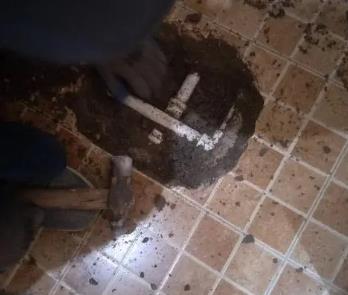 建水卫生间漏水维修公司为您分享下卫生间渗水如何处理及注意事项