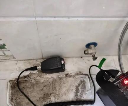 建水屋顶漏水维修公司分享下卫生间漏水的危害及解决方法